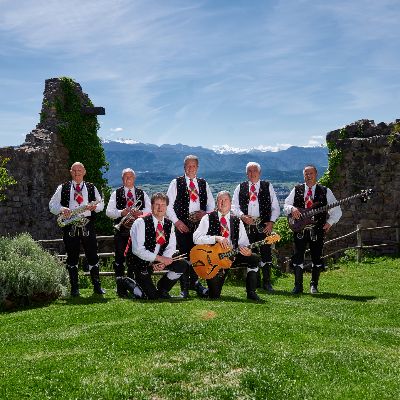 Die Kastelruther Spatzen – 40 Jahre! Das große Jubiläum – Liebe für die Ewigkeit Tour 2023 in Passau am 09.11.2023 – 19:30 Uhr